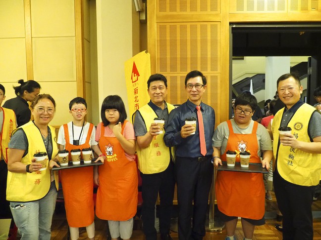 連按兩下置入圖片